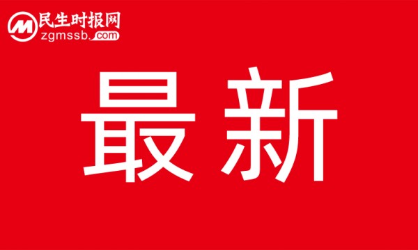 习近平走进田间地头 与陕北老乡拉家常